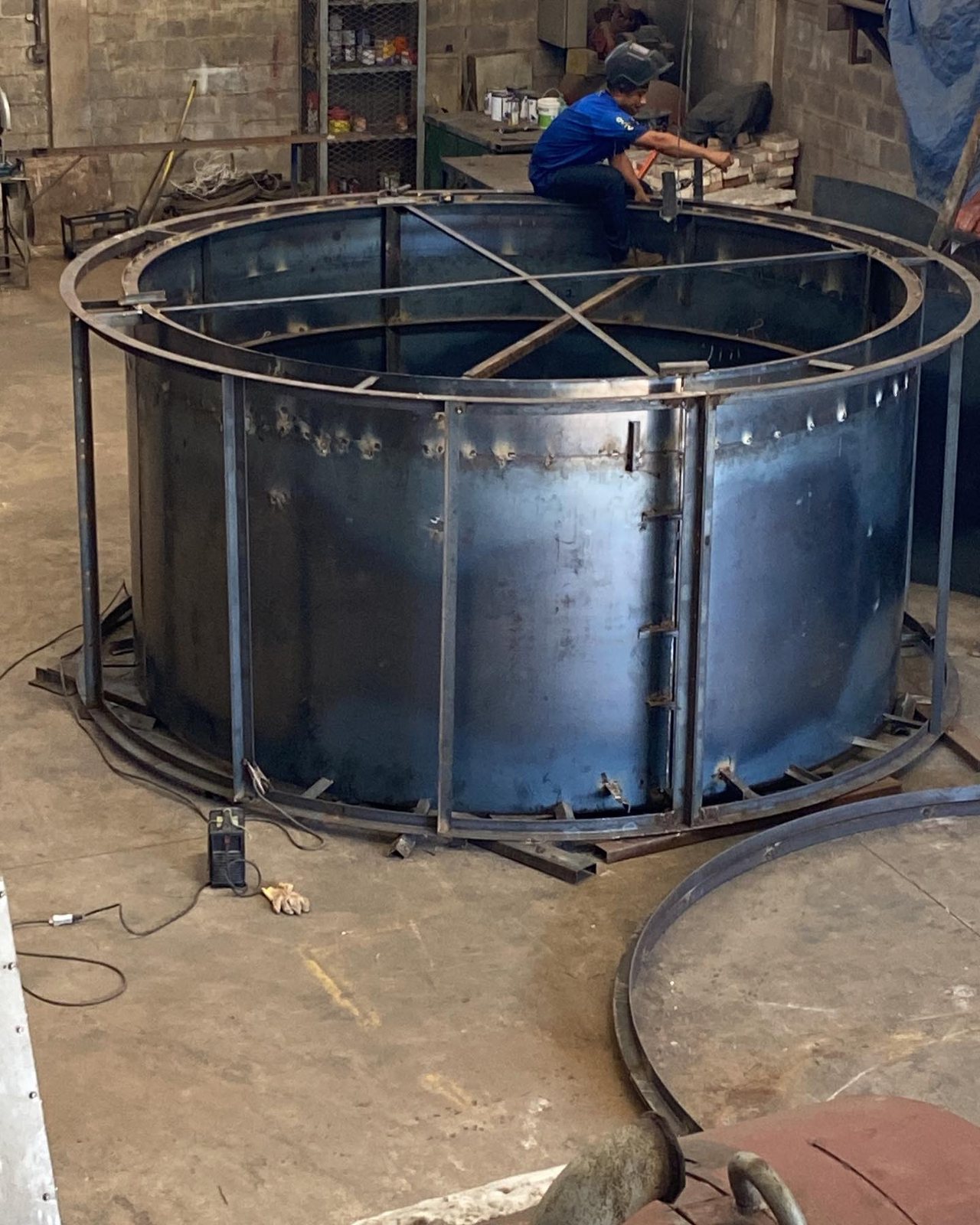 Fabricação de tanque metálico