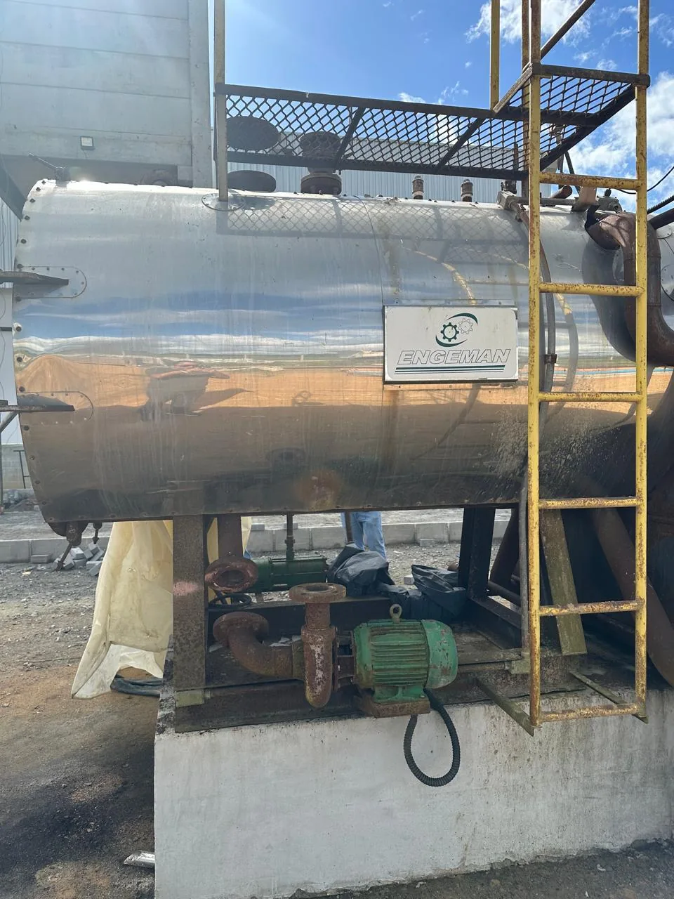 Reforma geral de Caldeira 1500 kg/vapor com fabricação de antefornalha
